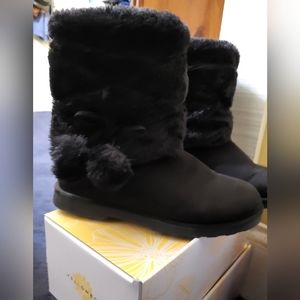 Makalu Fur Boots